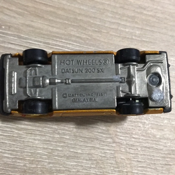 Vintage 1981 Hot Wheels Blackwall Datsun 200-SX Malaysia Gold Rims Opening Hood - Picture 6 of 6